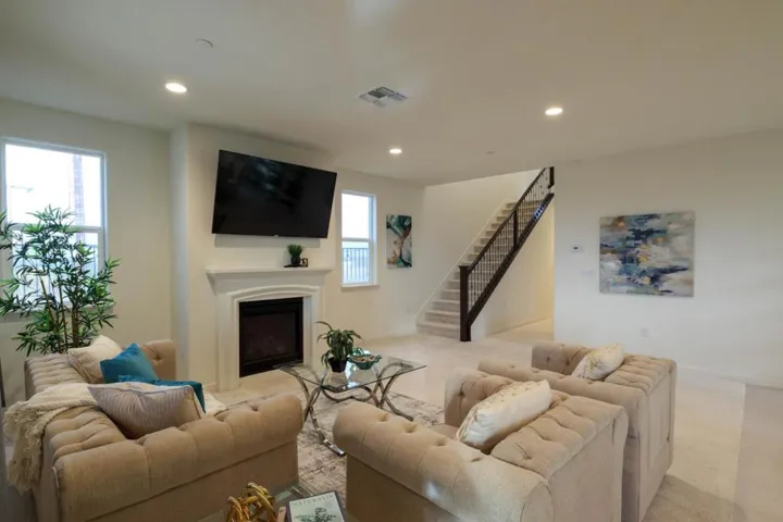 590 Tanoak Street, Hollister, California 95023