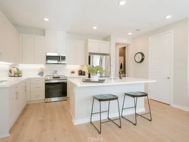 1442 W Plaza Del Amo, Torrance, California 90501