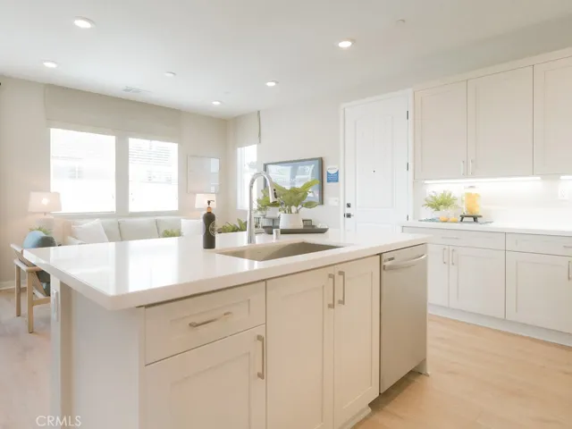 1442 W Plaza Del Amo, Torrance, California 90501