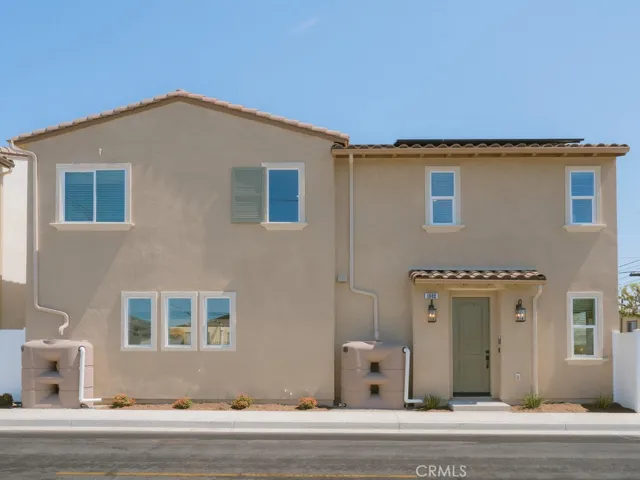 Model 1 Front. Homes come with rain catch barrels.