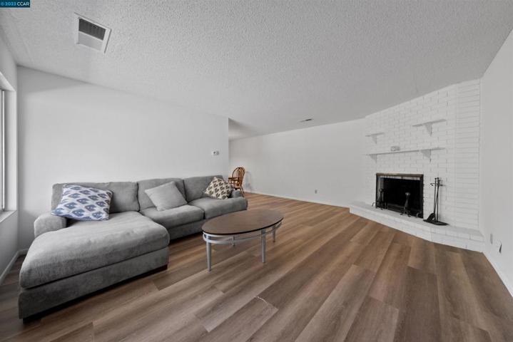 450 Las Casitas Unit C, Santa Rosa, California 95403