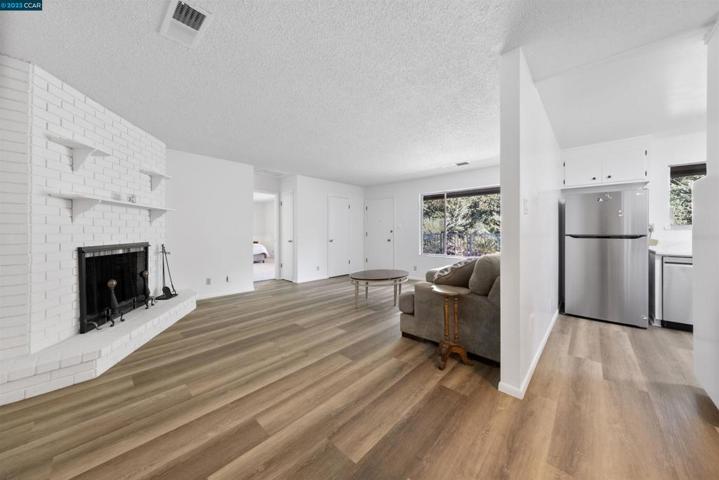 450 Las Casitas Unit C, Santa Rosa, California 95403