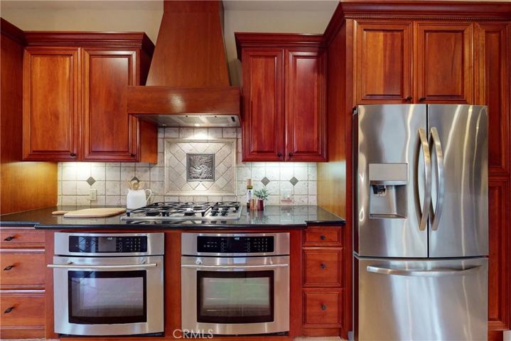 Double Ovens and Five Burner Gas Cooktop
