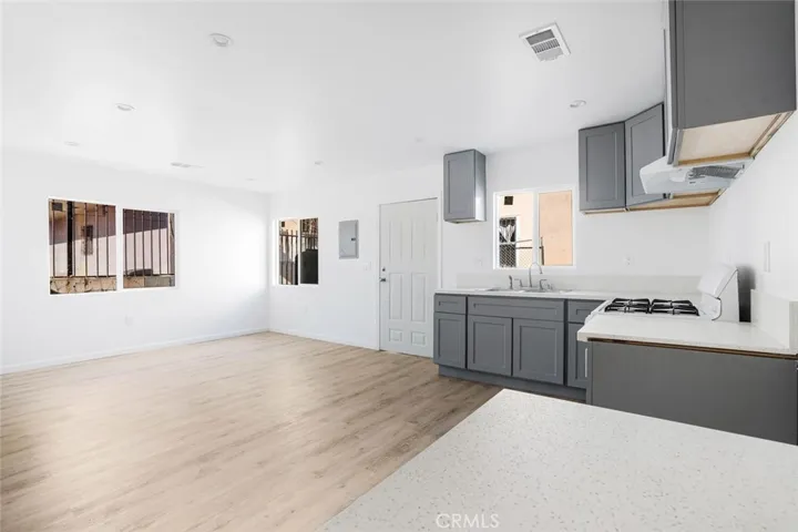 822 W 42nd Place, Los Angeles, California 90037
