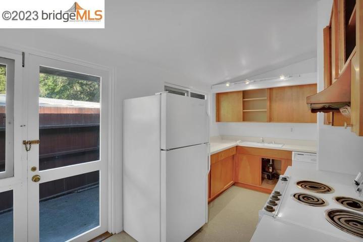3015 Jordan Rd, Oakland, California 94602