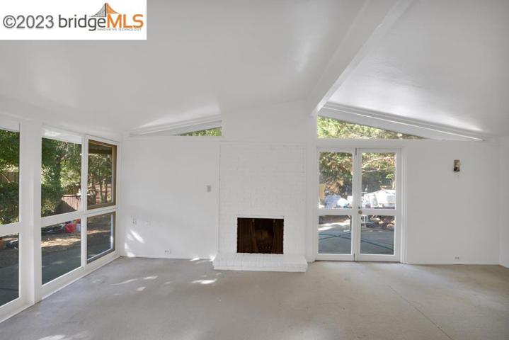 3015 Jordan Rd, Oakland, California 94602
