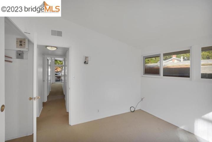 3015 Jordan Rd, Oakland, California 94602