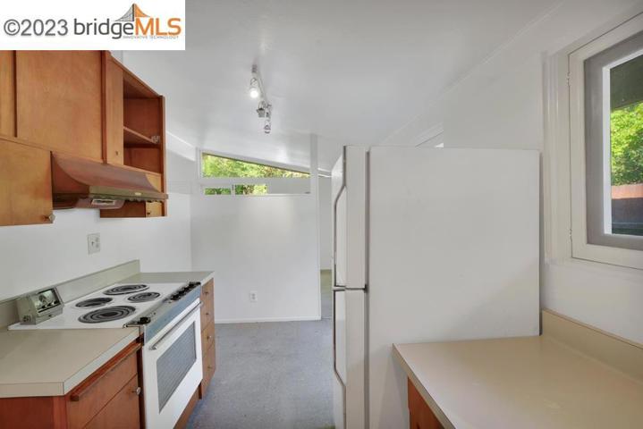 3015 Jordan Rd, Oakland, California 94602