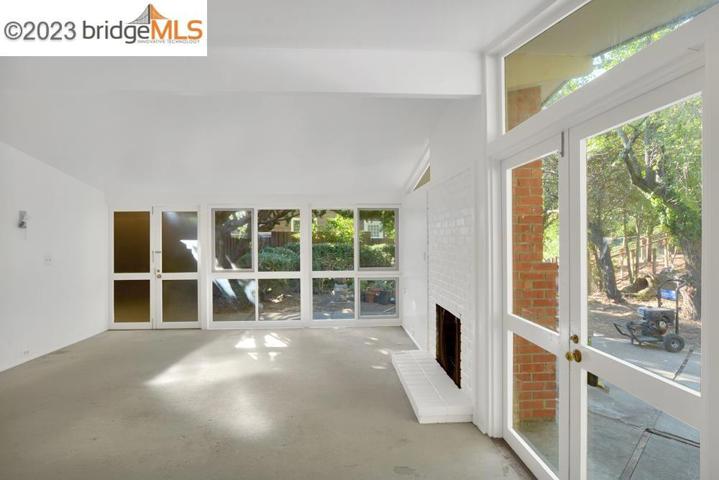 3015 Jordan Rd, Oakland, California 94602