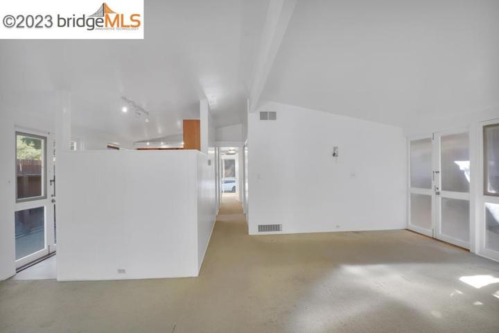 3015 Jordan Rd, Oakland, California 94602