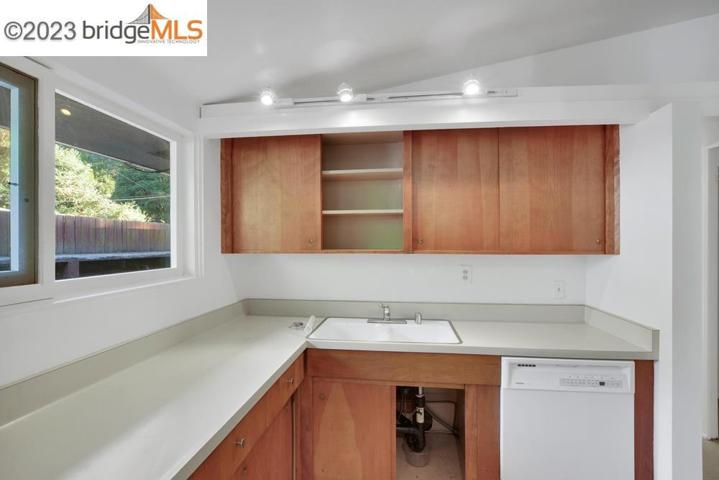 3015 Jordan Rd, Oakland, California 94602