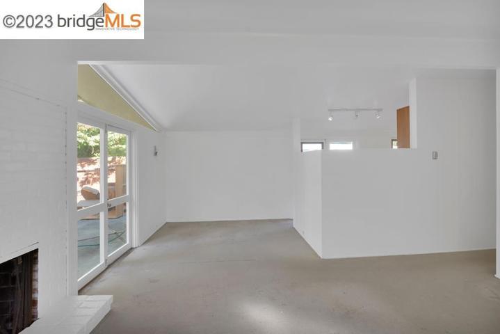3015 Jordan Rd, Oakland, California 94602