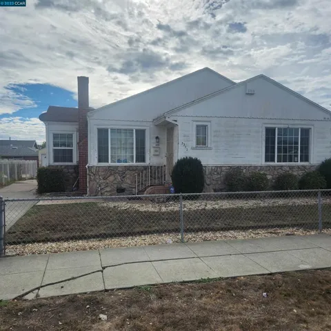 3332 Center Ave, Richmond, California 94804