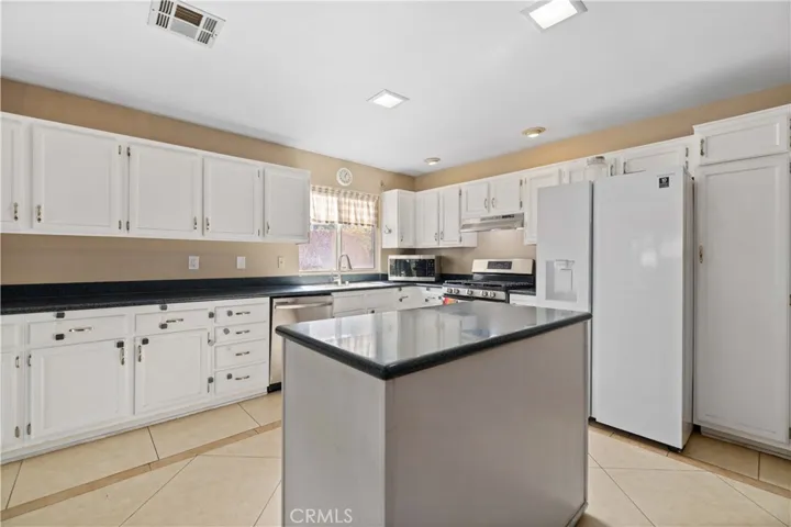 39460 Middleton Street, Palmdale, California 93551