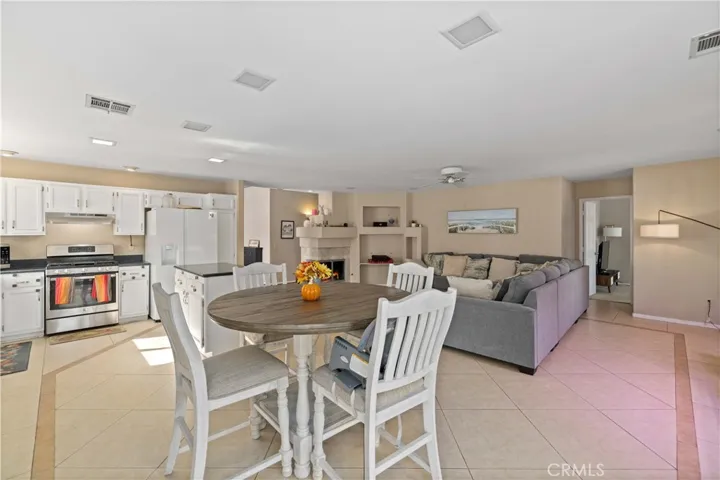 39460 Middleton Street, Palmdale, California 93551
