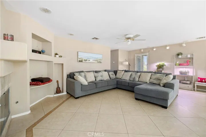 39460 Middleton Street, Palmdale, California 93551