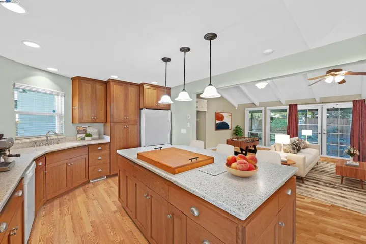215 Primula Ct, Ripon, California 95366