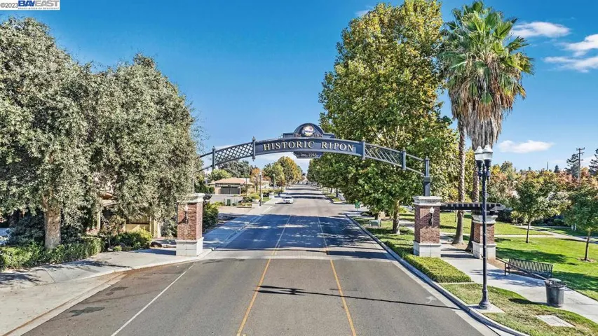 215 Primula Ct, Ripon, California 95366