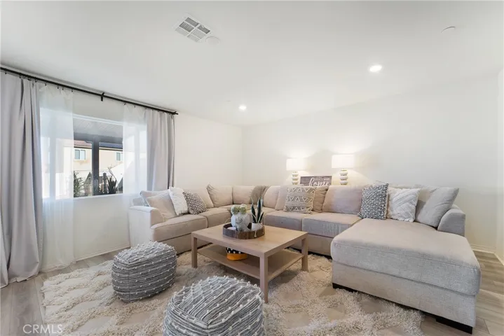 32112 Prairie Crossing Drive, Winchester, California 92596