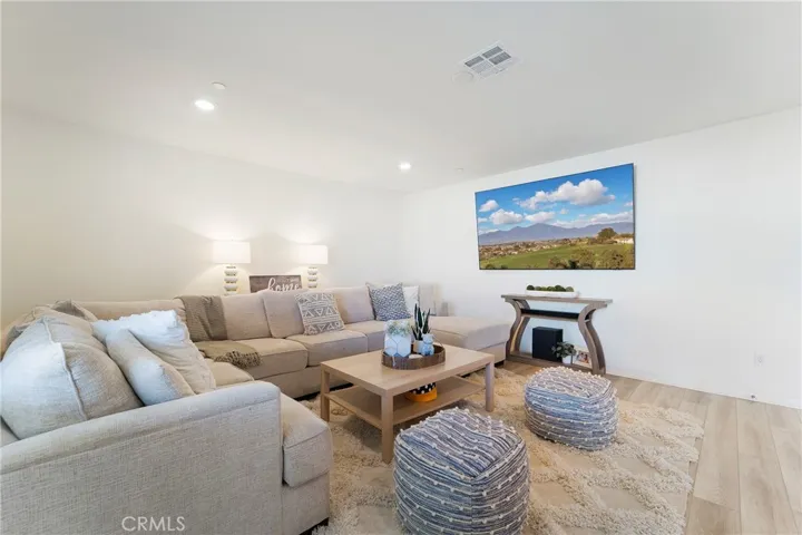 32112 Prairie Crossing Drive, Winchester, California 92596