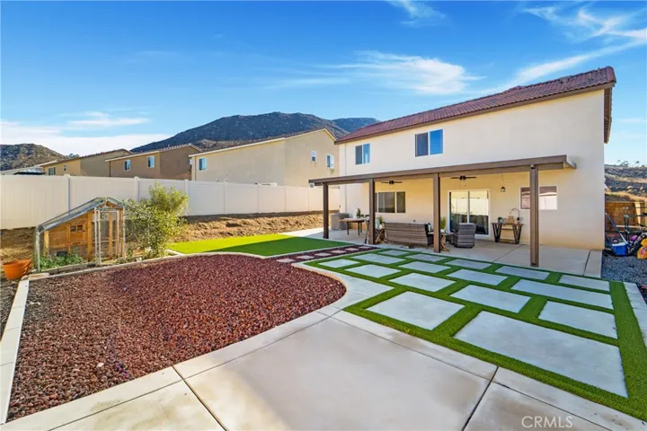 32112 Prairie Crossing Drive, Winchester, California 92596
