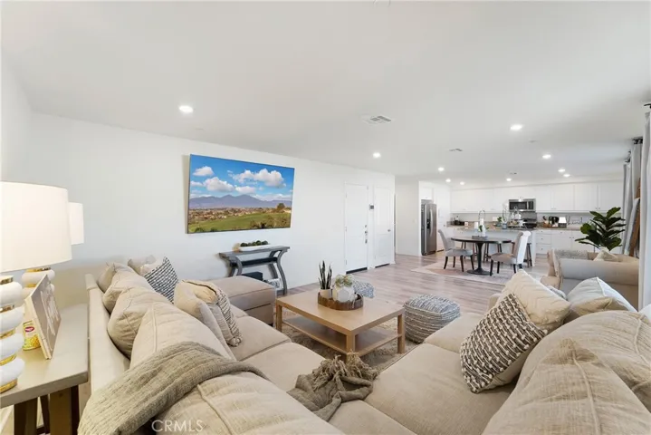 32112 Prairie Crossing Drive, Winchester, California 92596