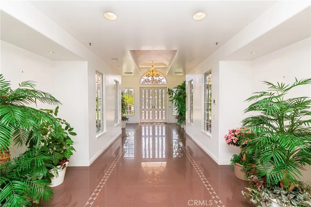 15980 Summit Crest Drive, Riverside, California 92506 home-pic-27