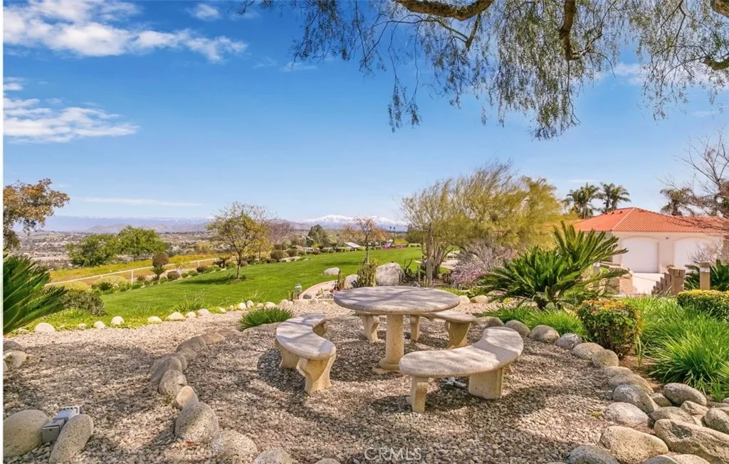 15980 Summit Crest Drive, Riverside, California 92506 home-pic-1