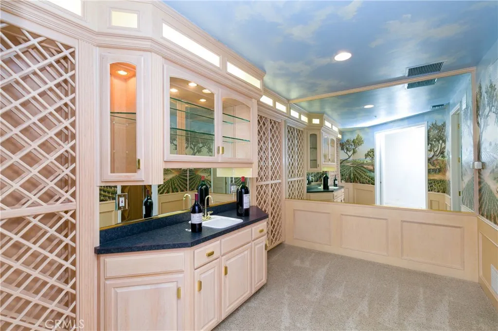 15980 Summit Crest Drive, Riverside, California 92506 home-pic-35