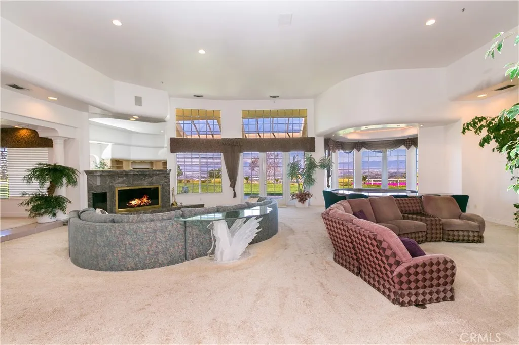 15980 Summit Crest Drive, Riverside, California 92506 home-pic-4