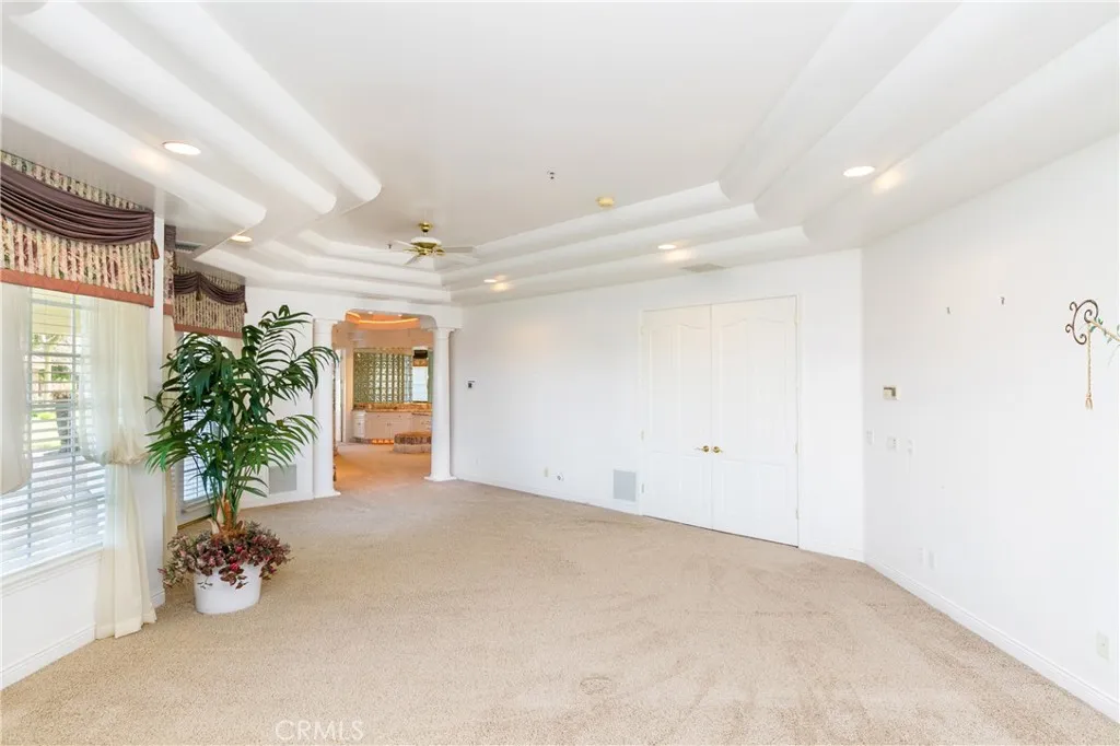 15980 Summit Crest Drive, Riverside, California 92506 home-pic-10