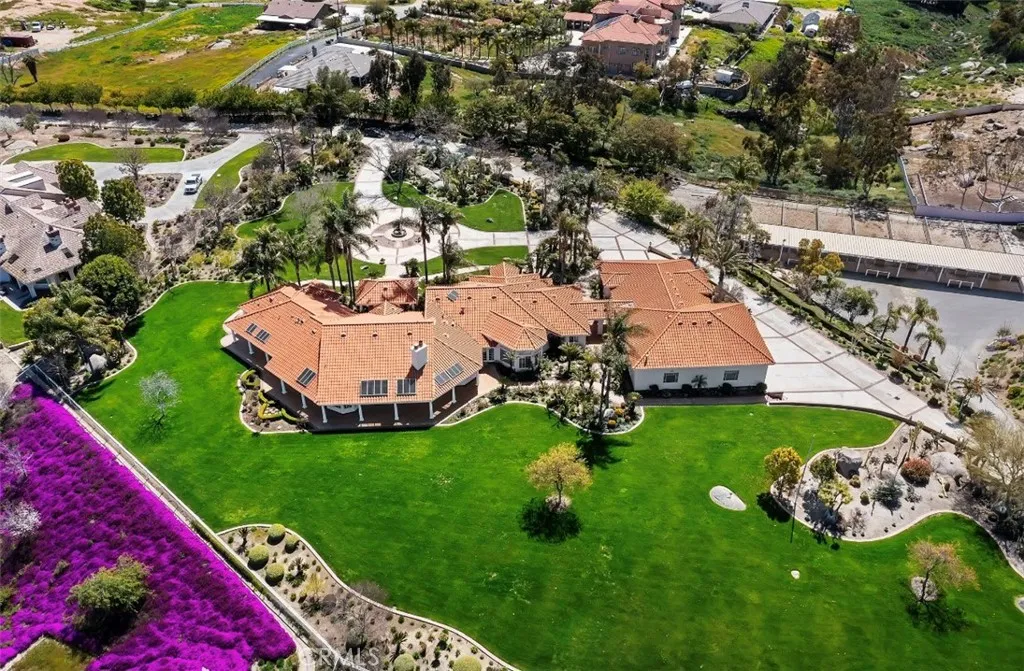 15980 Summit Crest Drive, Riverside, California 92506 home-pic-21