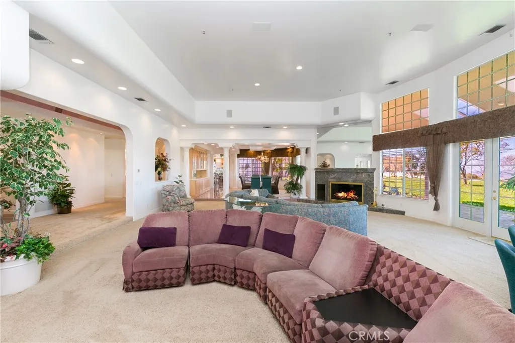 15980 Summit Crest Drive, Riverside, California 92506 home-pic-5