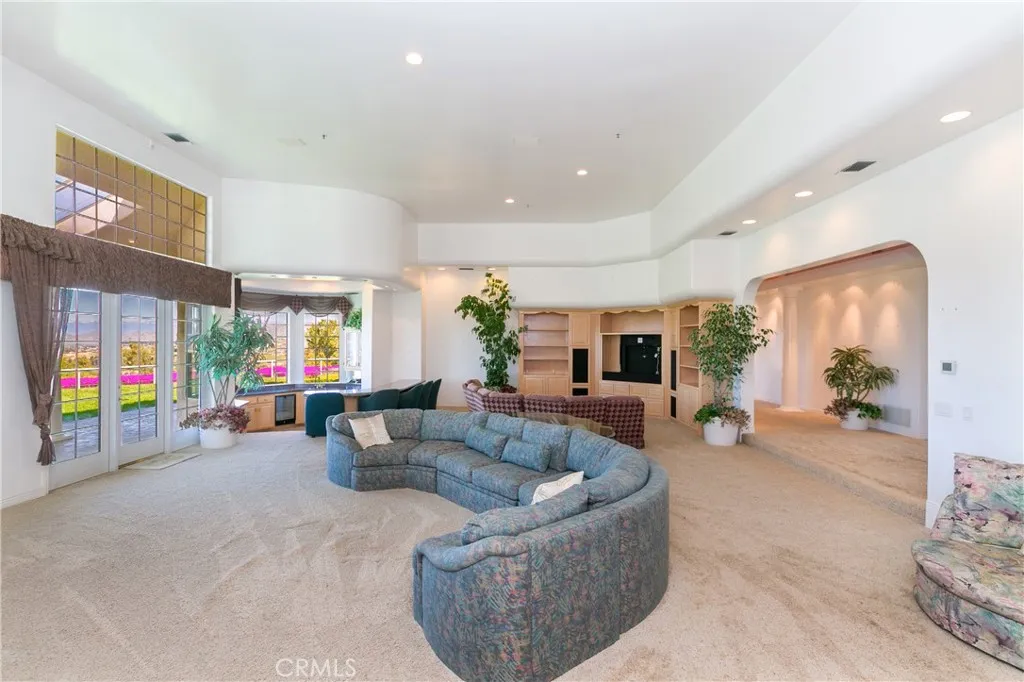 15980 Summit Crest Drive, Riverside, California 92506 home-pic-7