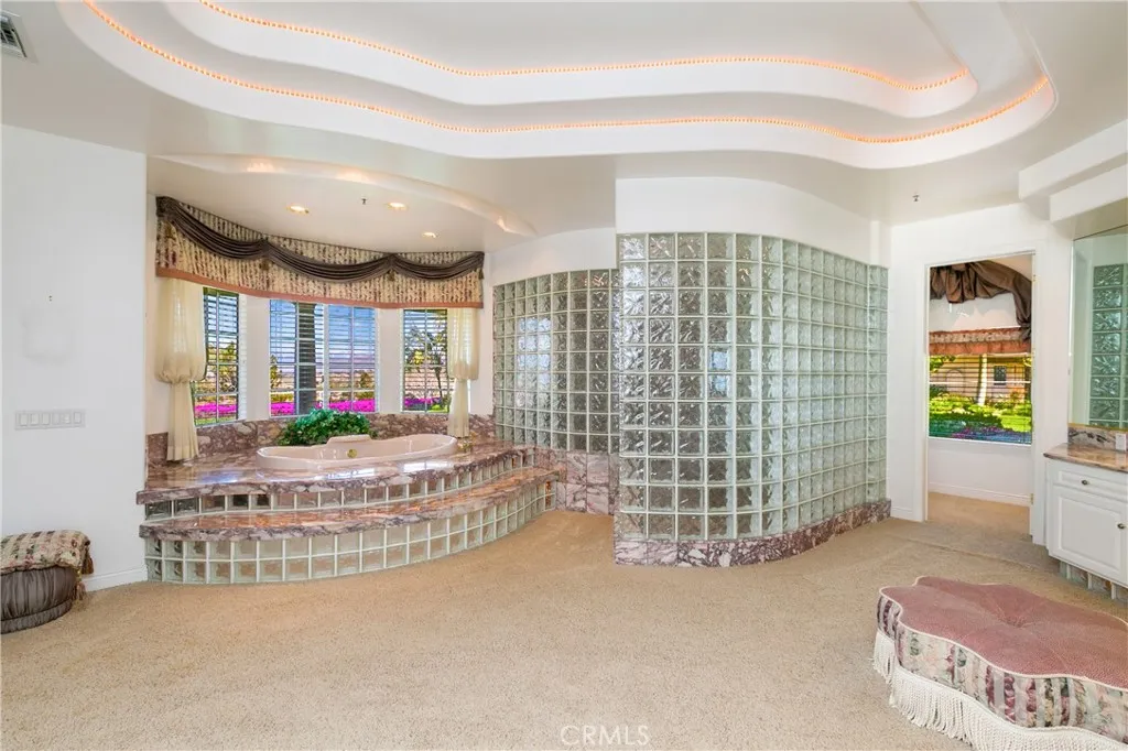 15980 Summit Crest Drive, Riverside, California 92506 home-pic-38