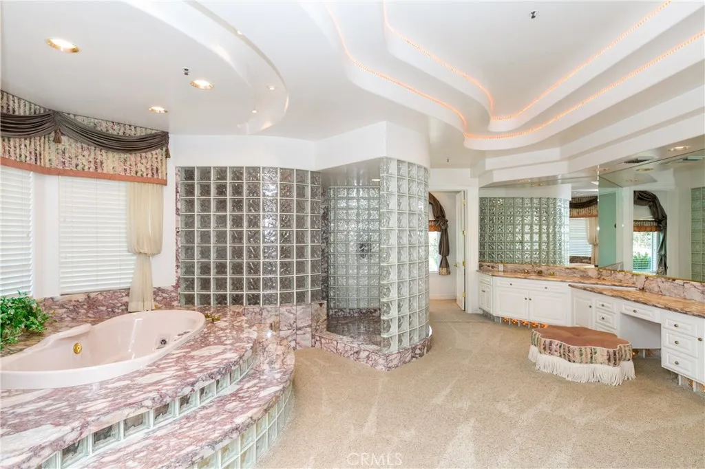 15980 Summit Crest Drive, Riverside, California 92506 home-pic-12