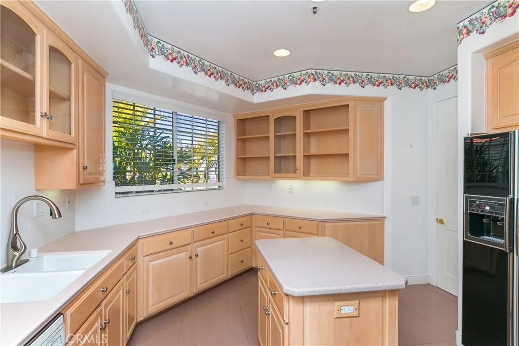 15980 Summit Crest Drive, Riverside, California 92506 home-pic-30