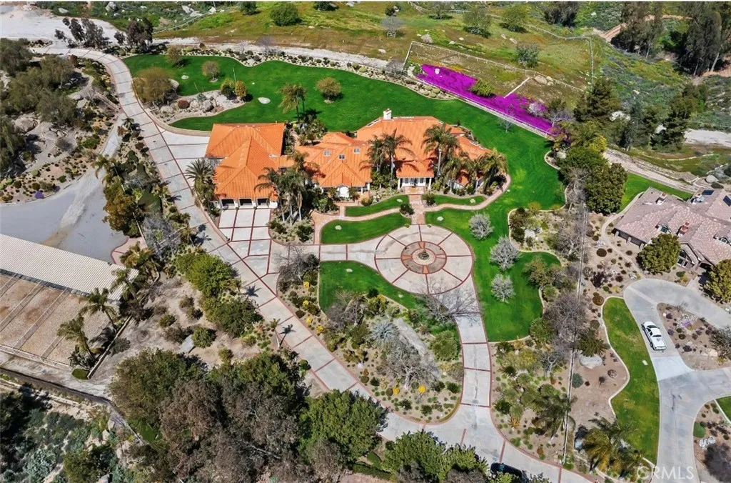 15980 Summit Crest Drive, Riverside, California 92506 home-pic-19