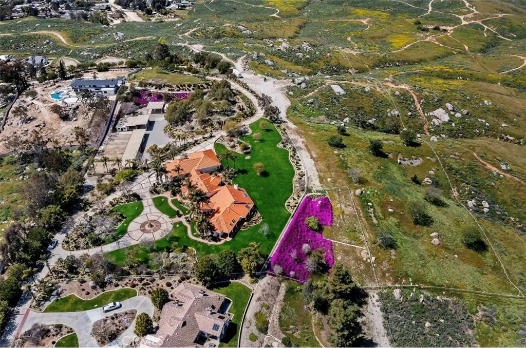 15980 Summit Crest Drive, Riverside, California 92506 home-pic-26