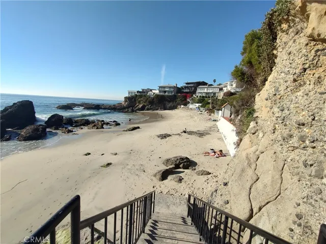Woods Cove Beach looking north