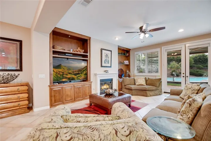 210 Encore Way, Corona, California 92879