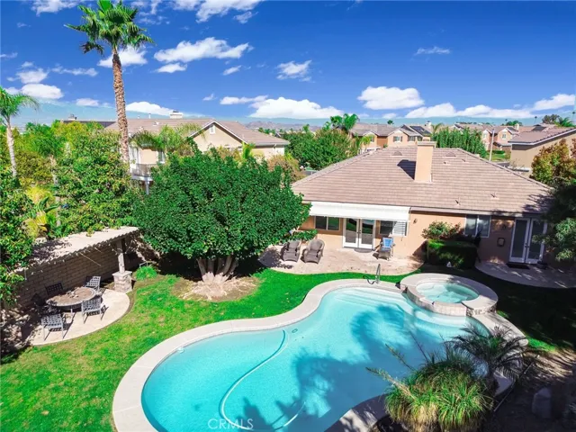 210 Encore Way, Corona, California 92879
