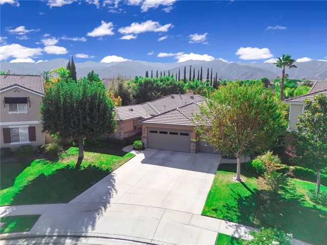 210 Encore Way, Corona, California 92879