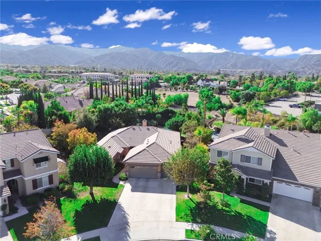 210 Encore Way, Corona, California 92879