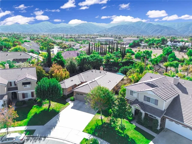 210 Encore Way, Corona, California 92879