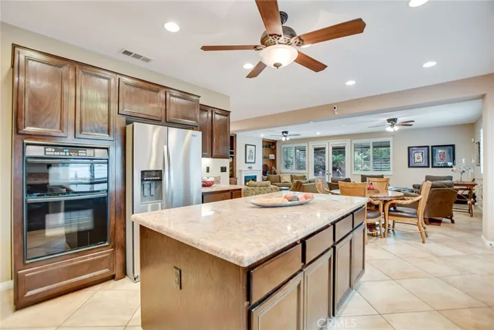 210 Encore Way, Corona, California 92879