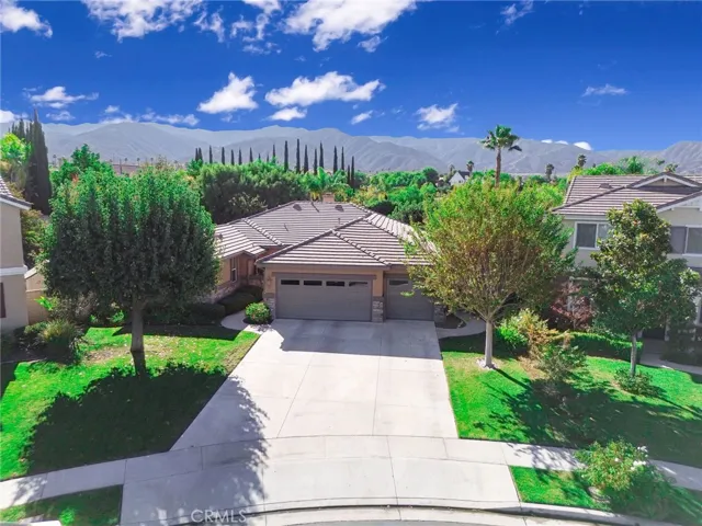 210 Encore Way, Corona, California 92879