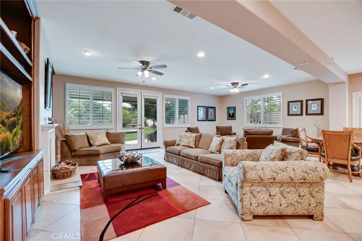 210 Encore Way, Corona, California 92879