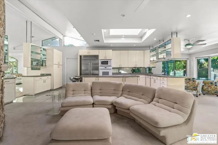 Family/Kitchen
