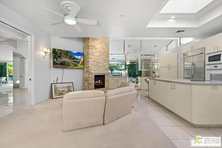 Family/Kitchen